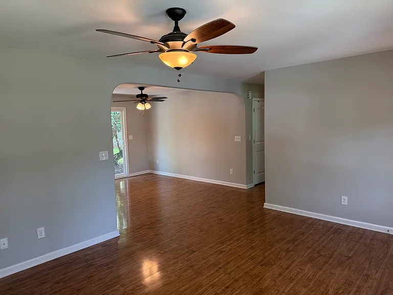1601 Starbrook Dr — Photo 8