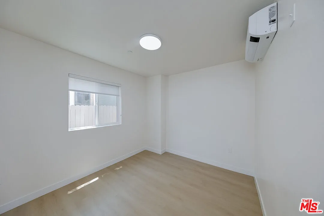 2 bed, 2.0 bath, 762 sqft, $2,300 — Photo 3