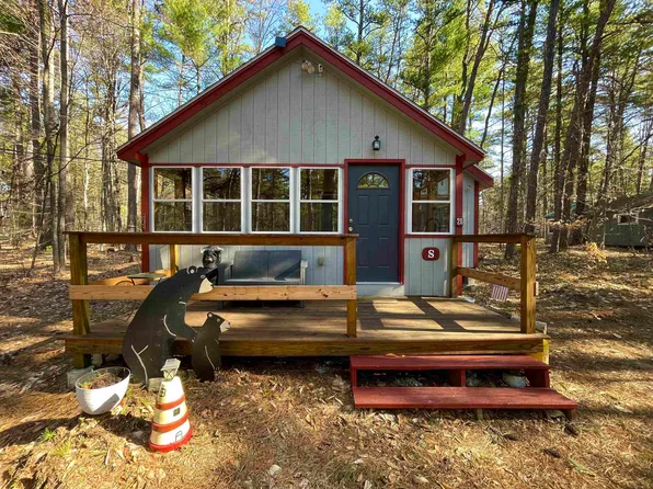 26 Rhode Island Avenue, Tamworth, NH 03817