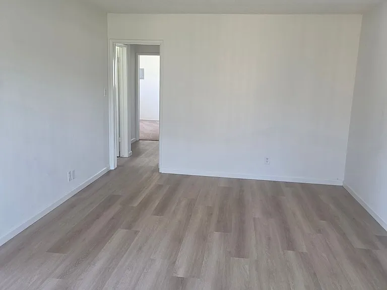 815GL — Photo 18