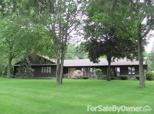 17 Bradt Rd, Rexford, NY 12148