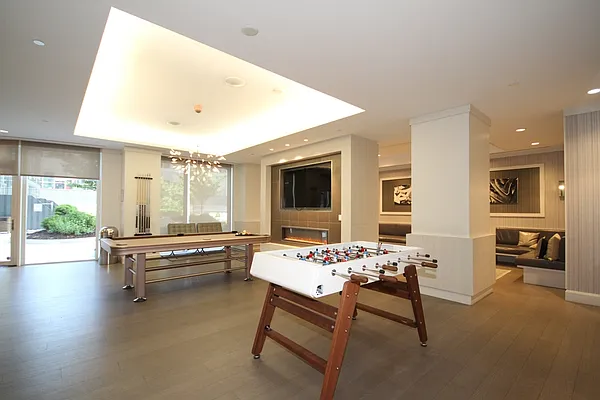 Rented by Red Apple Group | media 25