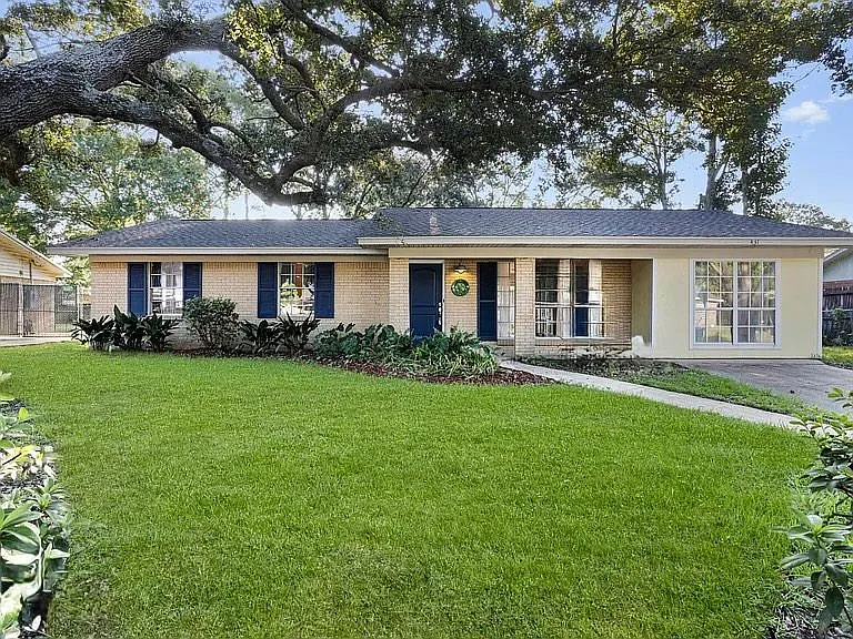 431 Whispering Pine Dr — Photo 1