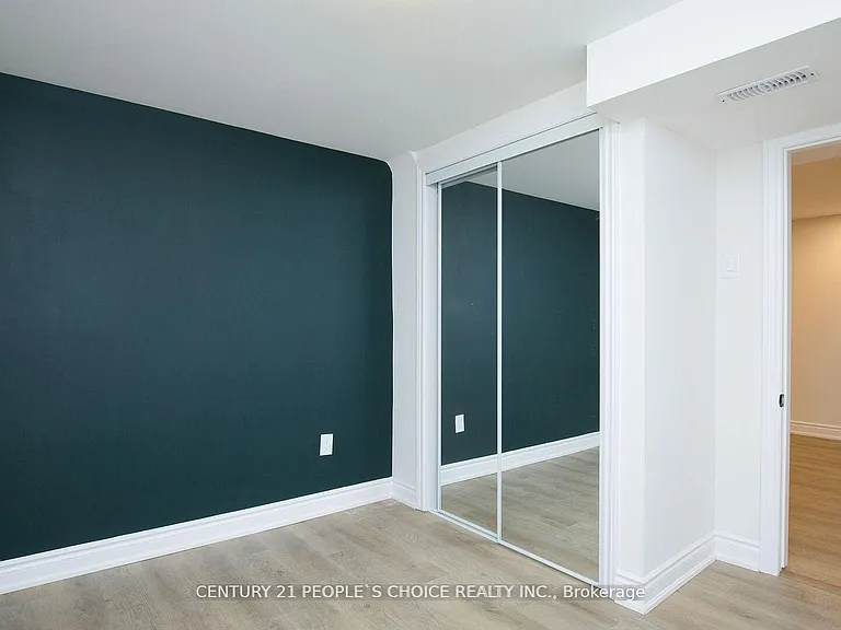 2 Betteridge Ln W — Photo 22