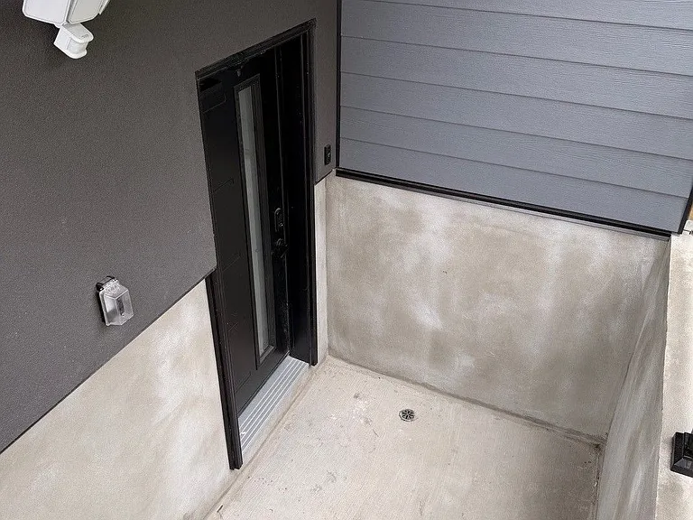 15 Bell St N — Photo 2