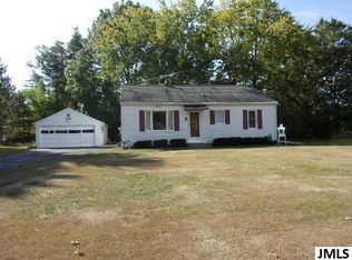 5941 Riverside Dr, Jackson, MI 49201