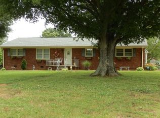 1135 Lakeside Ave, Burlington, NC 27217