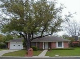 605 Fawndale Ln, Windcrest, TX 78239