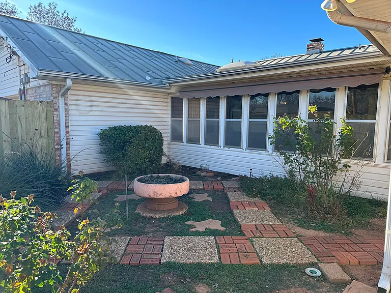 2301 Post Oak Rd — Photo 30
