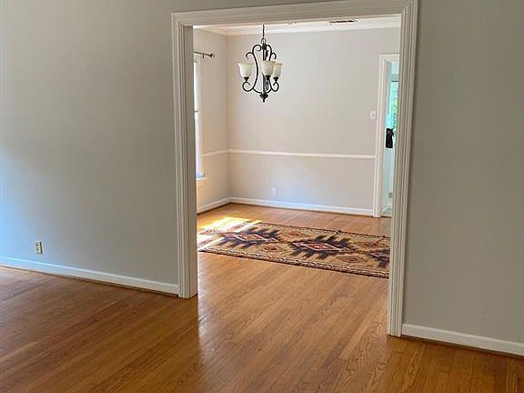 5th image of 2910 Plumb St
