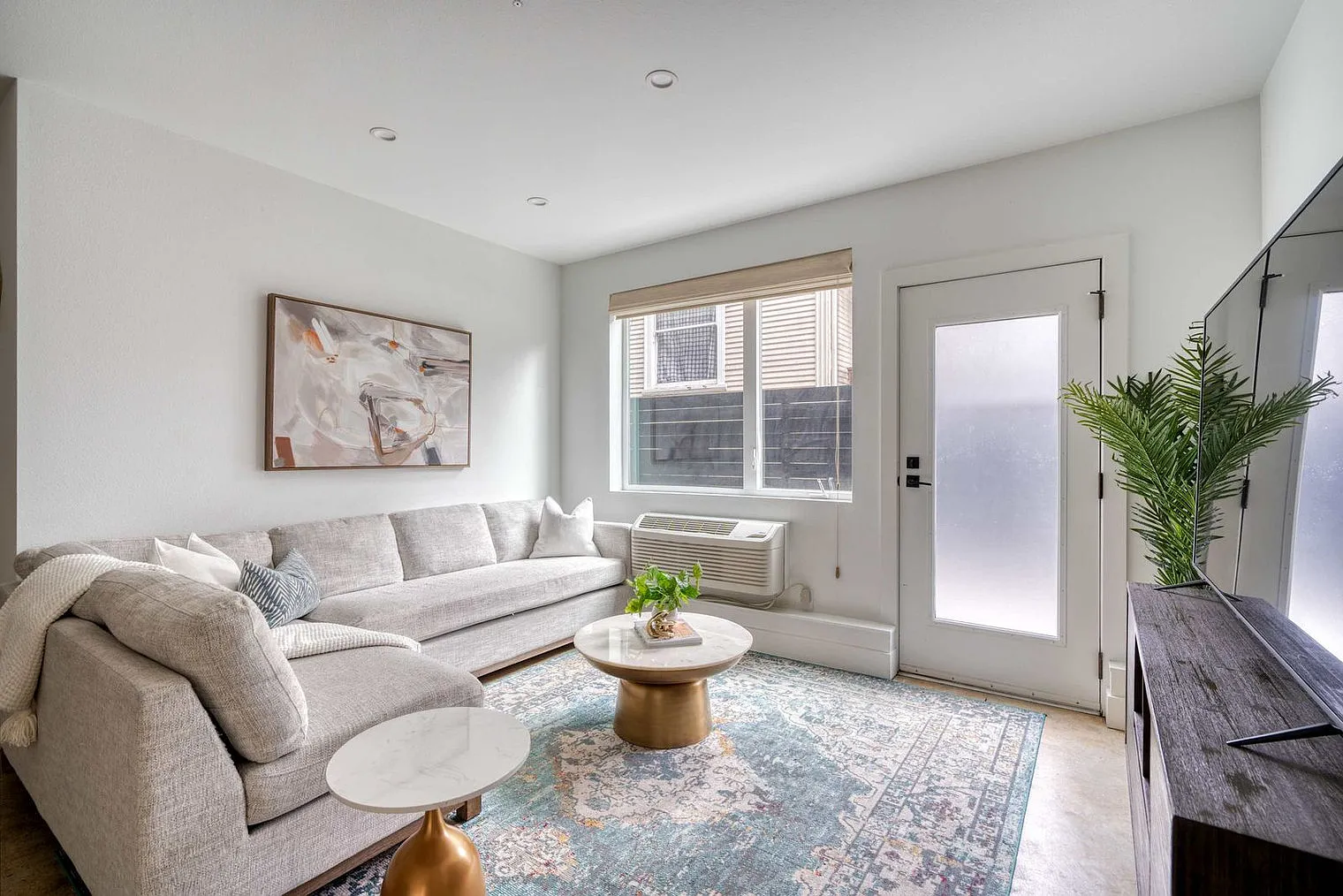 3 bed, 2.0 bath, 1173 sqft, $5,636 — Photo 1