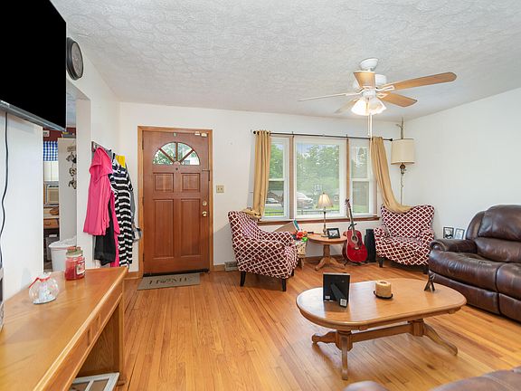 5th image of 779 Marylou Dr