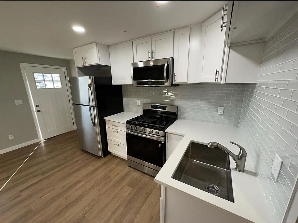 1st image of 15202 Grant Ave SW #3