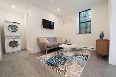 Rented by Heritage Capital Management LLC