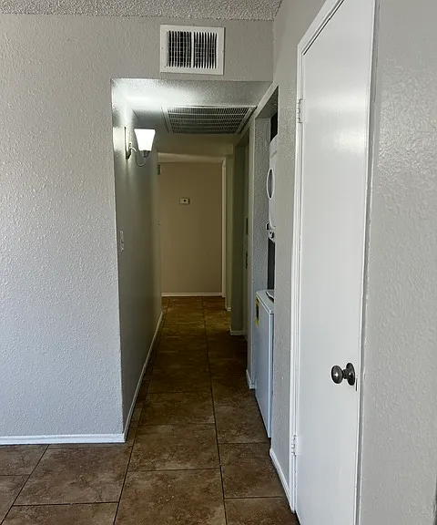 Woodridge Manor — Photo 21
