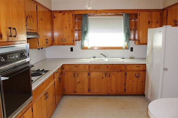 2nd image of 306 Kaywood Ave