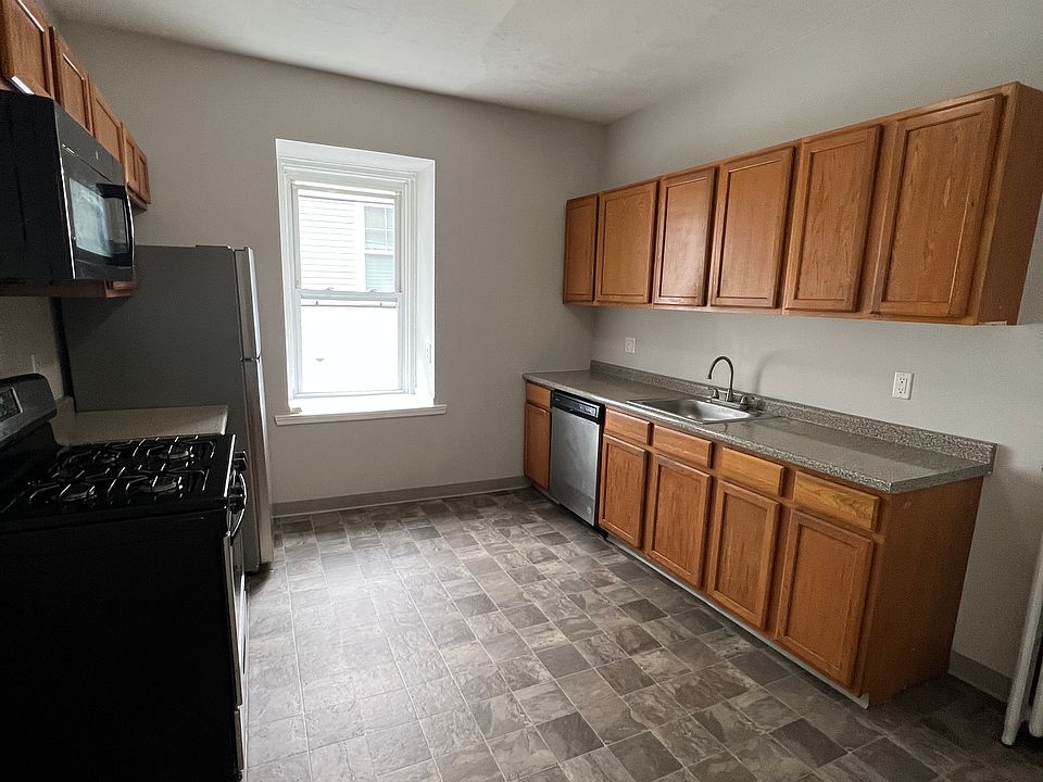 1st image of 172 Bigelow St