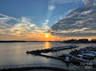 17931 Kings Point Dr APT E, Cornelius, NC 28031