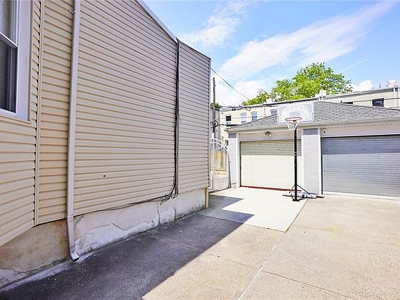 3rd image of 8820 Bay 16th St