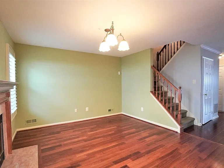 2607 Virginia Ln — Photo 9