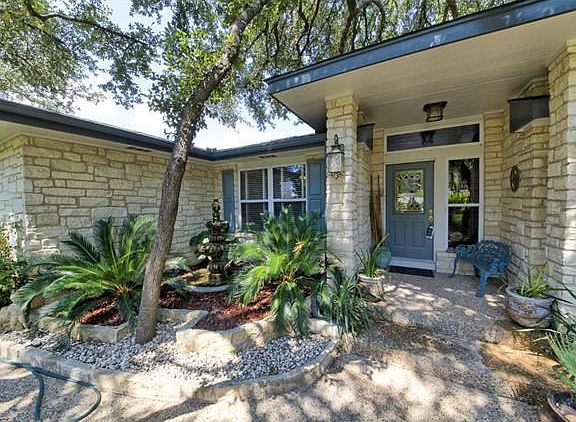 3rd image of 21543 Lakefront Dr