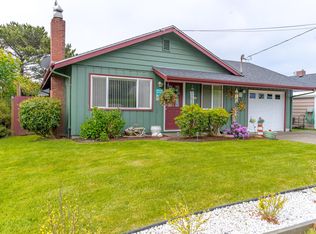 216 NE 11th St, Newport, OR 97365
