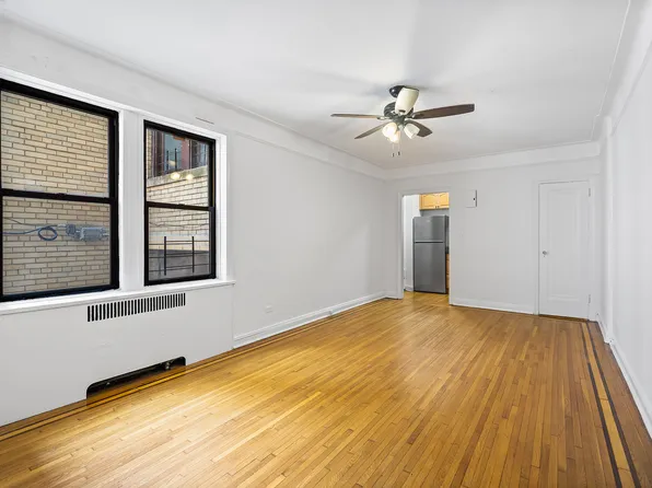 30-83 Crescent Street 3A image 3 of 12