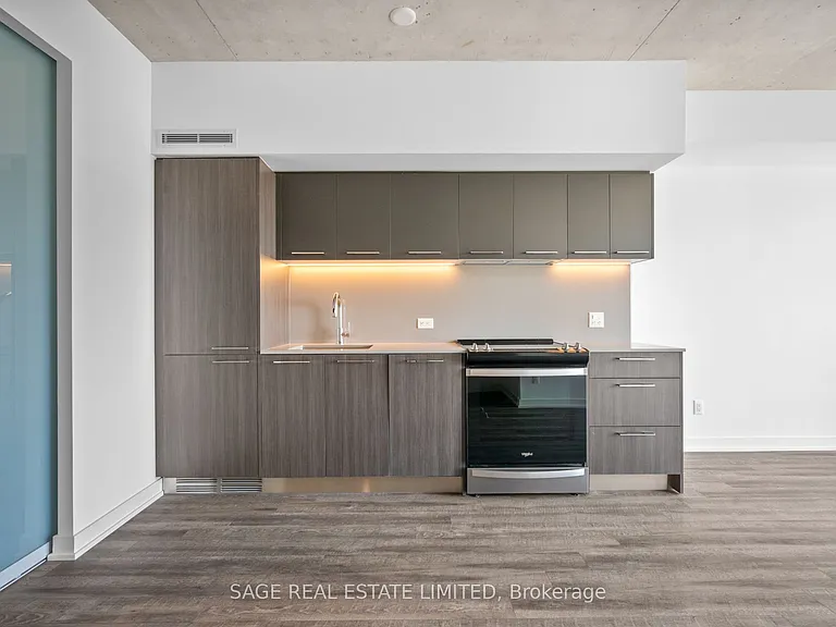 665 Queen St E #514 — Photo 3