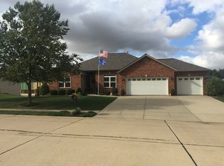 7 Forest Knoll Ct, Troy, IL 62294