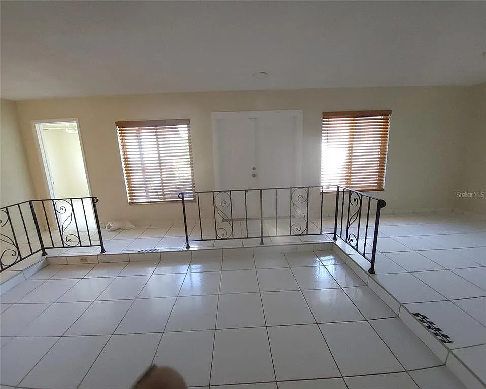 3 bed, 2.0 bath, 1803 sqft, $3,600 — Photo 2