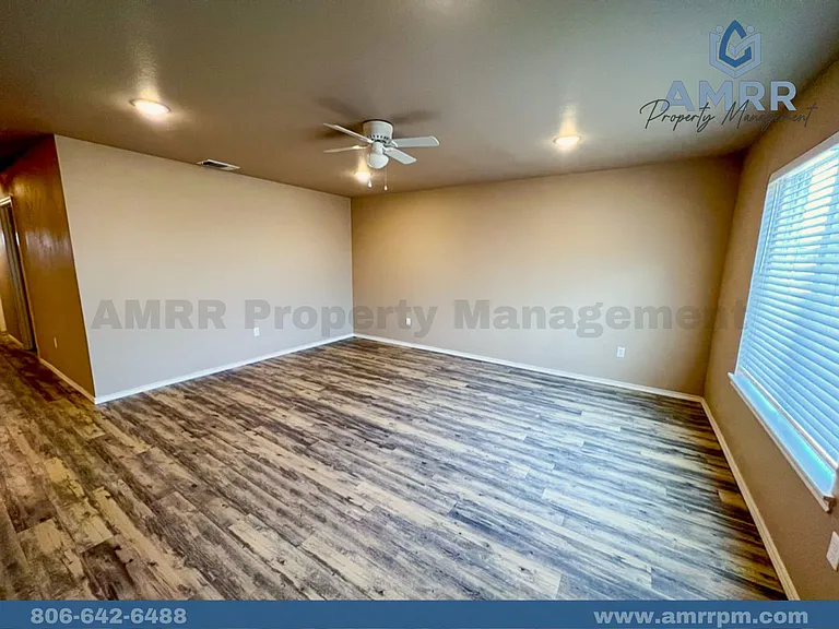 2407 N Ave N — Photo 6