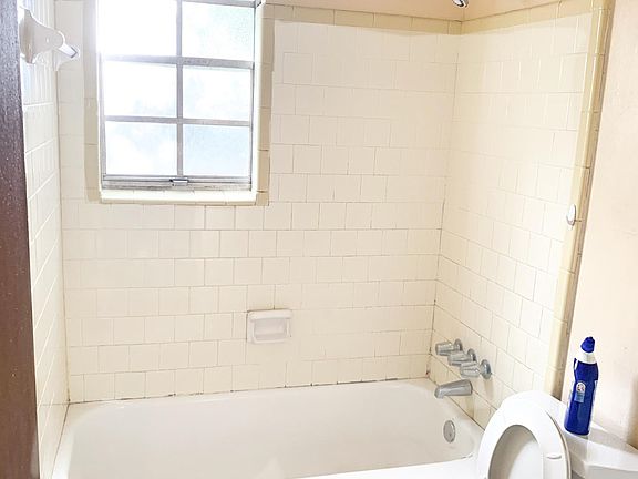 4th image of 5901 Sanders St #B