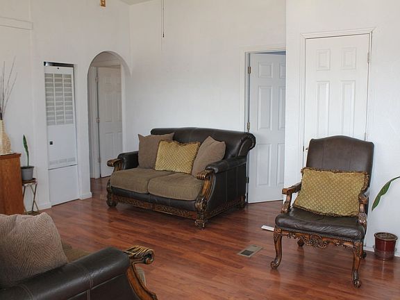 5th image of 205 S 2nd St