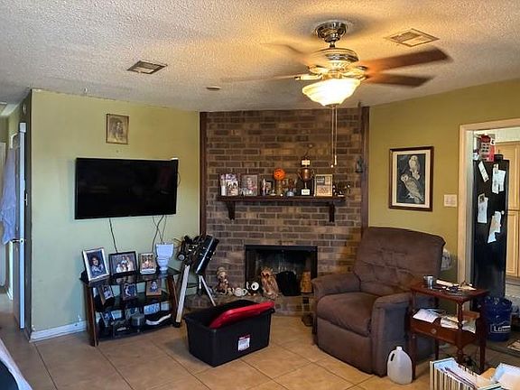 3rd image of 609 Vanderbilt Ln