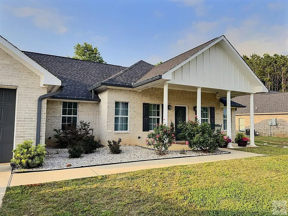 703 Willow Oak Dr