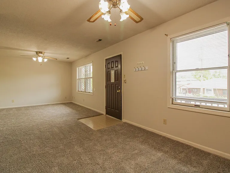 1812 Sunrise Dr — Photo 14