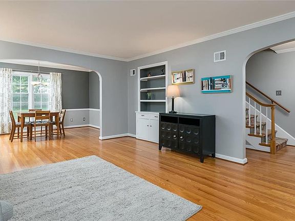 3rd image of 1907 W 72nd Ter