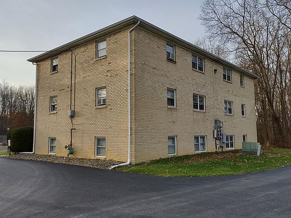 2nd image of 1521 Gypsy Ln #F