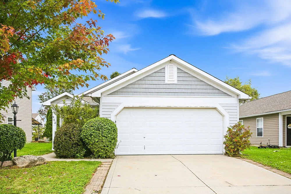 3 bed, 2.0 bath, 1240 sqft, $1,655 — Photo 1
