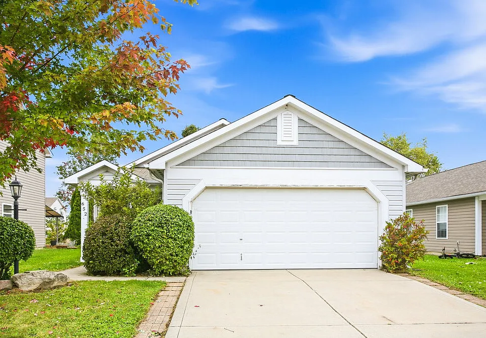 652 Cloverfield Ln