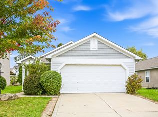 652 Cloverfield Ln, Greenwood, IN 46143