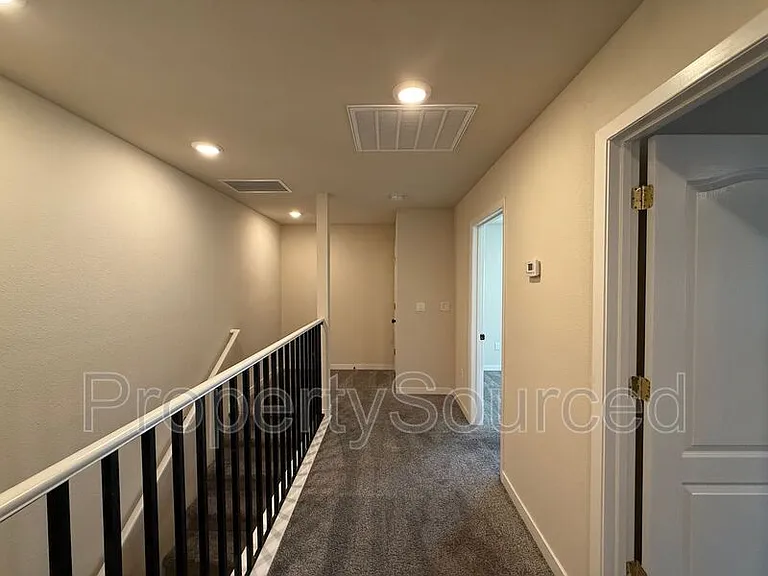 936 W Alameda St #A — Photo 11