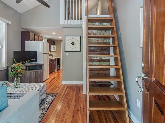 5th image of 621 Whitehead St #621