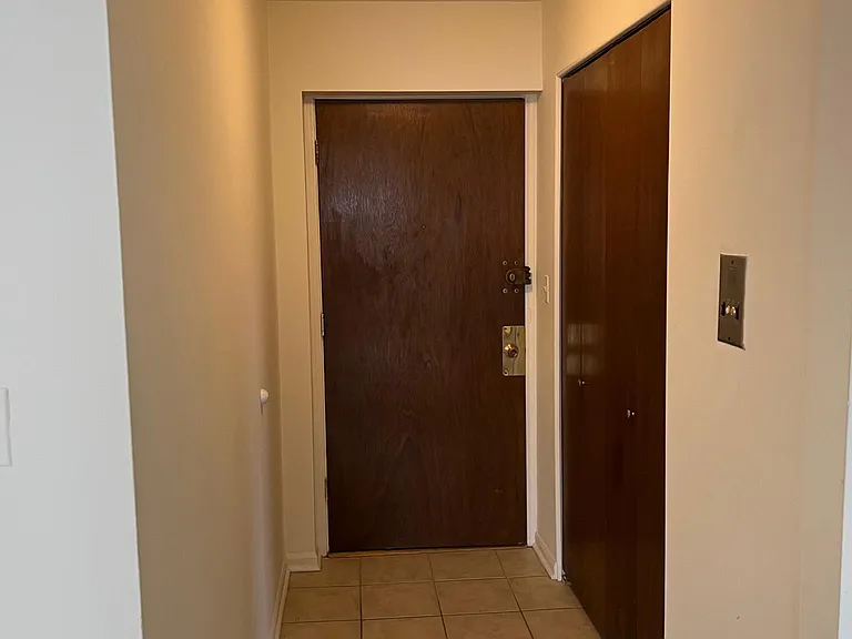 1240 W Jarvis Ave #305 — Photo 4