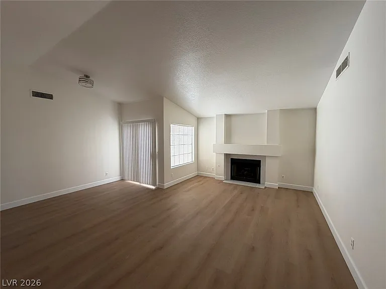 2324 Chapman Hill Dr — Photo 3