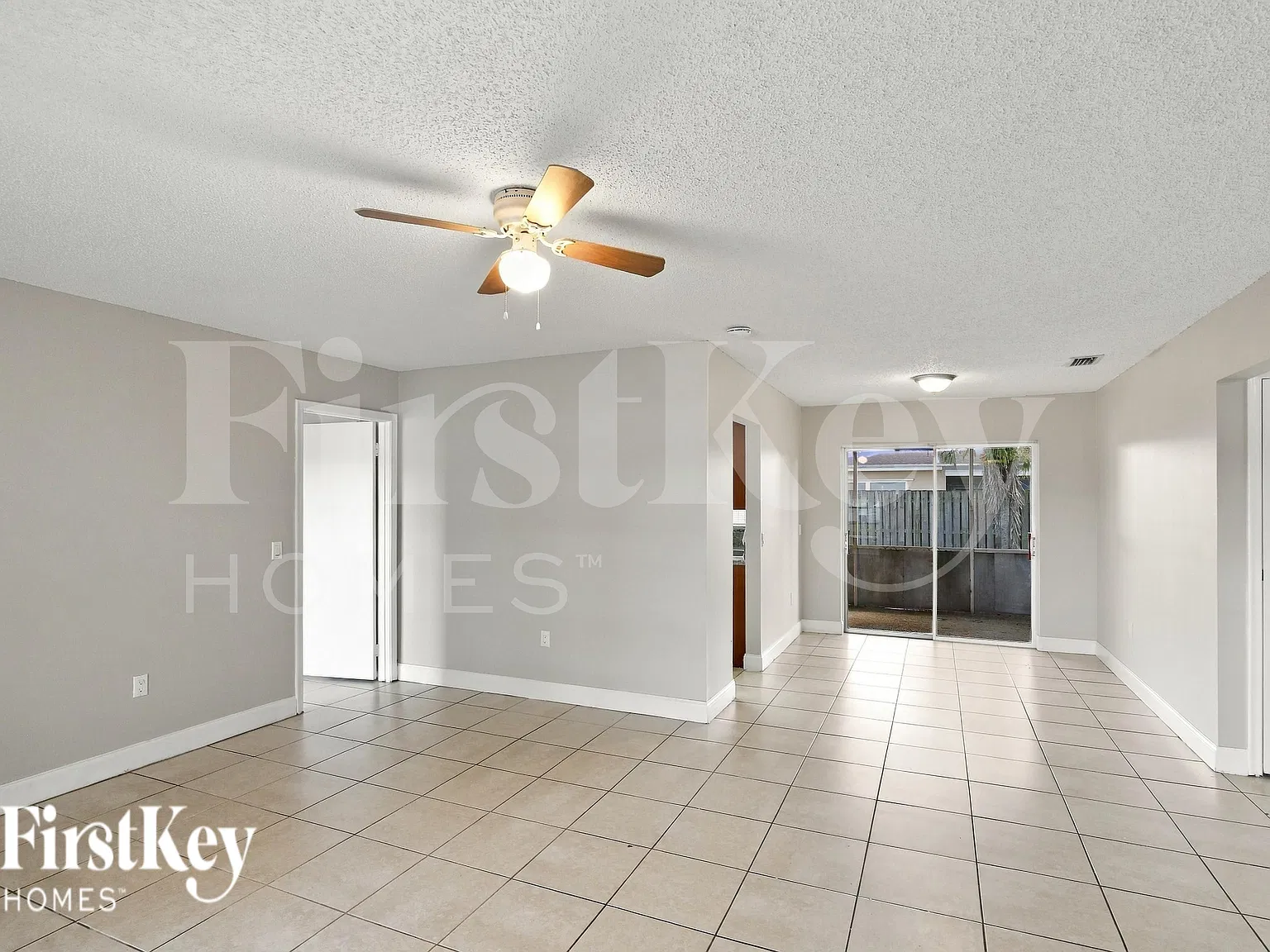 3 bed, 2.0 bath, 1570 sqft, $2,770 — Photo 2