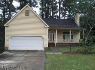 212 Pinewood Ave, Raeford, NC 28376