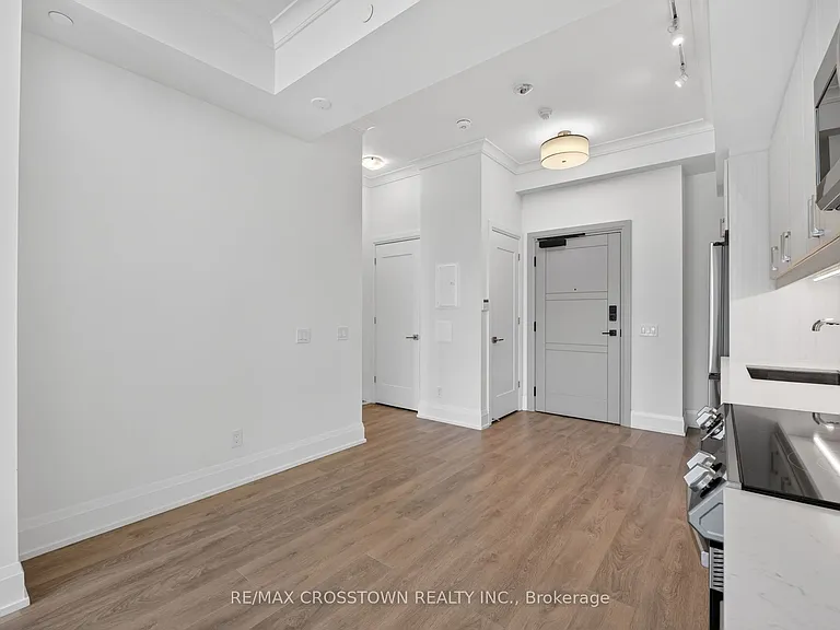 1 Hume St #220 — Photo 5