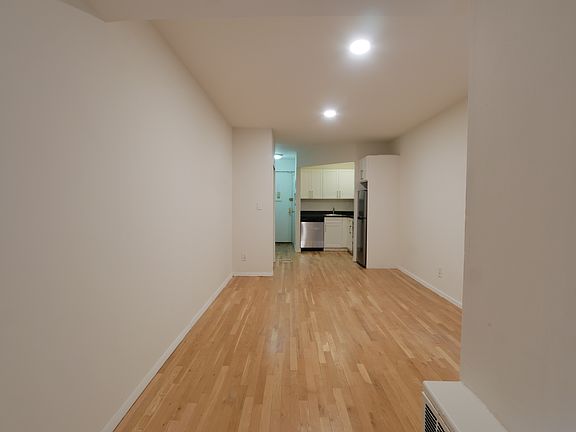 3rd image of 317 E 85th St APT 1D