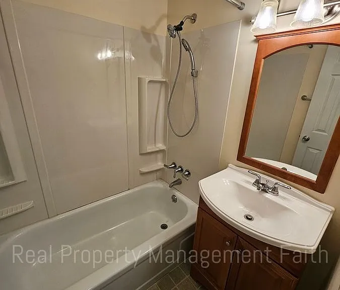 14 Greenwood Trl N — Photo 17